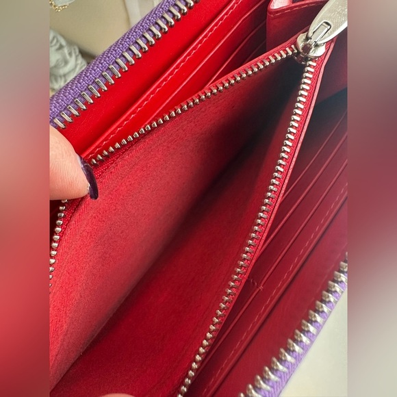 Rare color Christian Louboutin Spike studds Round zipper long wallet
Pre loved - Picture 9 of 15